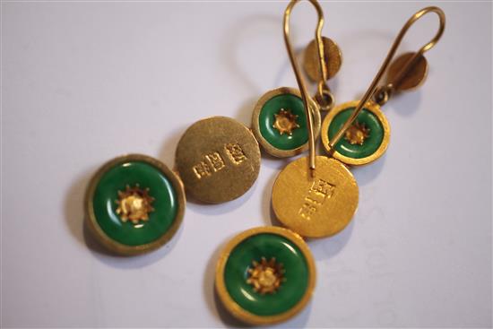 A Chinese high carat gold and jadeite suite of jewellery, comprising a necklace, bracelet and pair of drop earrings,
